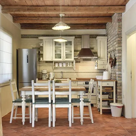 Azur ヴィラ Muntić